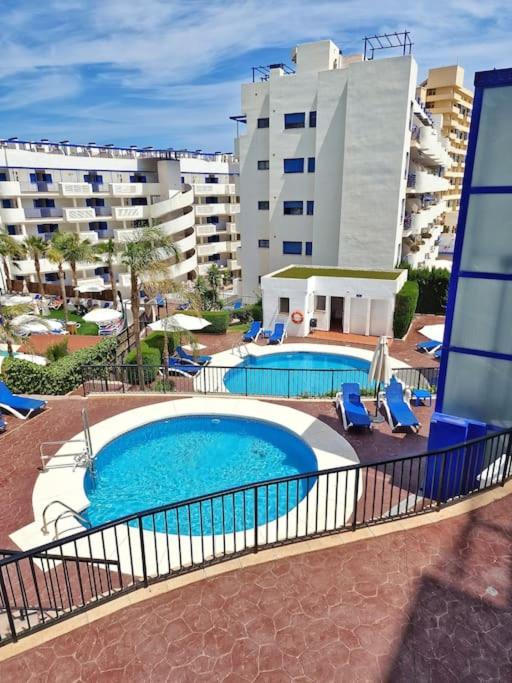 Acogedor Piso Con Terraza Y Parking! Appartement Benalmádena Buitenkant foto