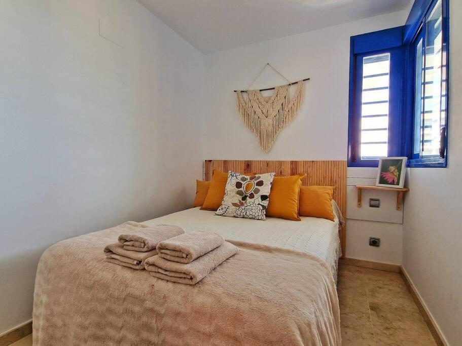 Acogedor Piso Con Terraza Y Parking! Appartement Benalmádena Buitenkant foto