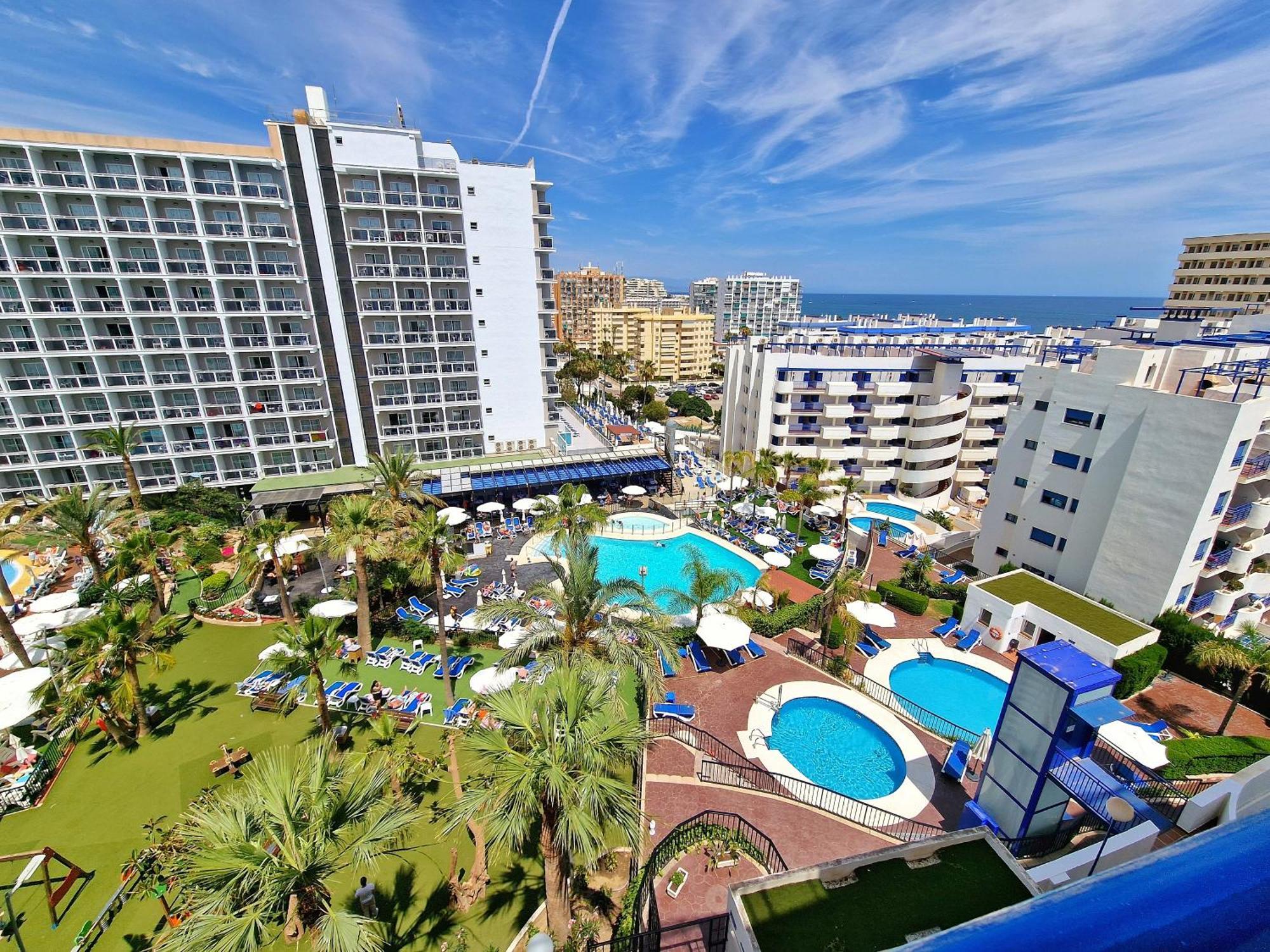 Acogedor Piso Con Terraza Y Parking! Appartement Benalmádena Buitenkant foto