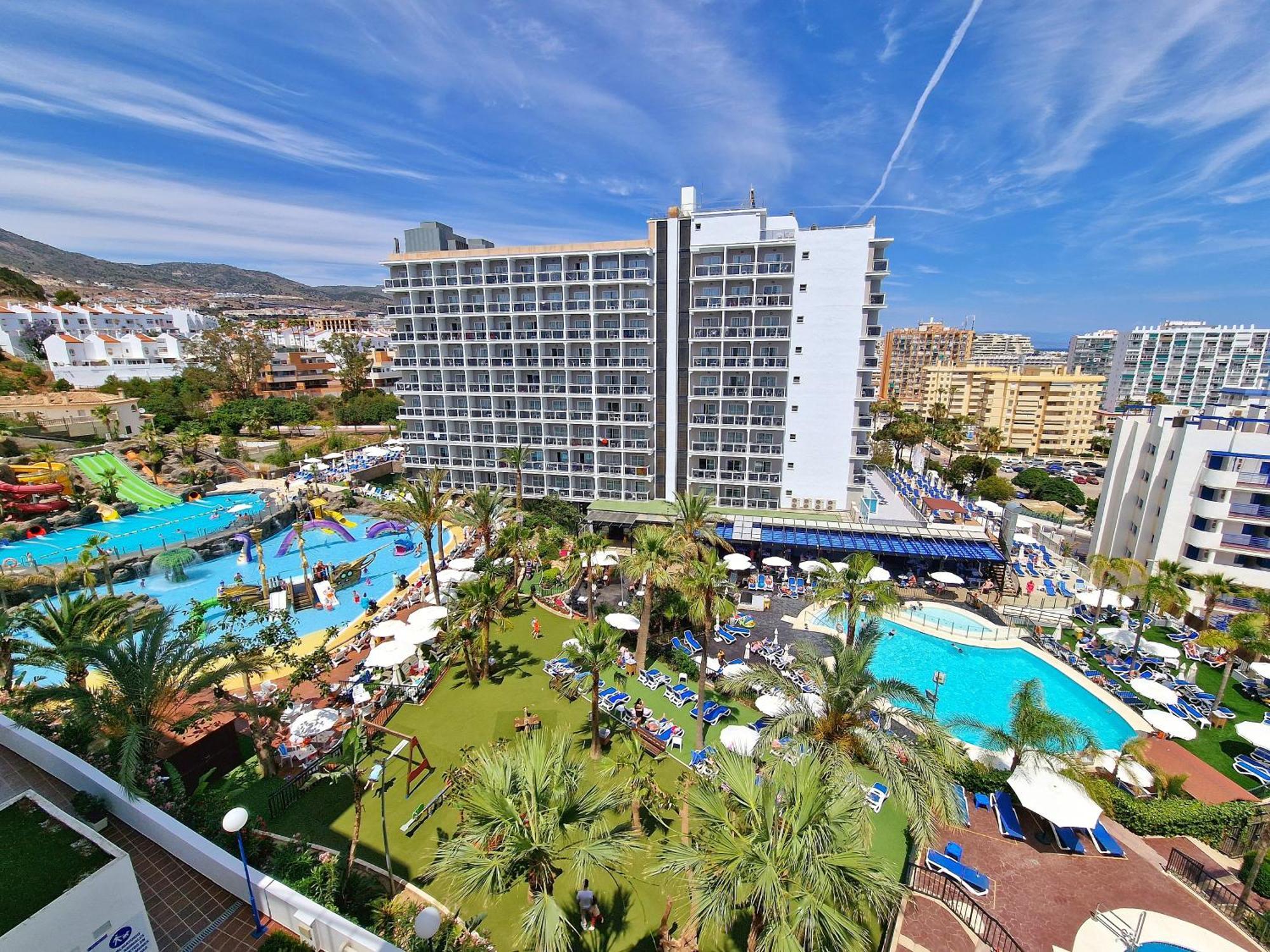 Acogedor Piso Con Terraza Y Parking! Appartement Benalmádena Buitenkant foto